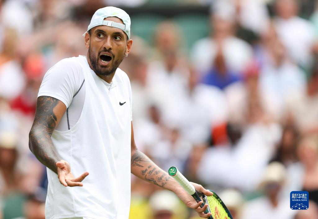 在纷争中做 在纷争中做