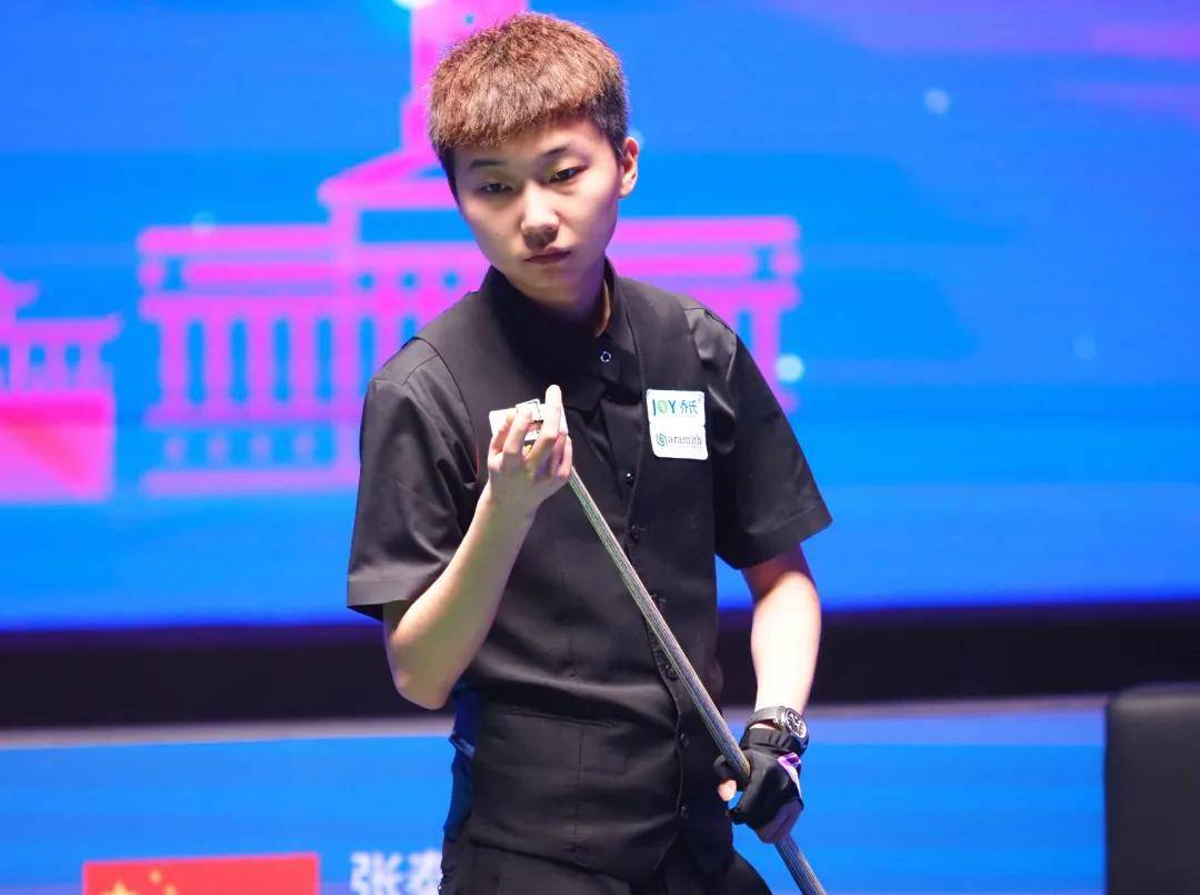 标志性的服 标志性的服